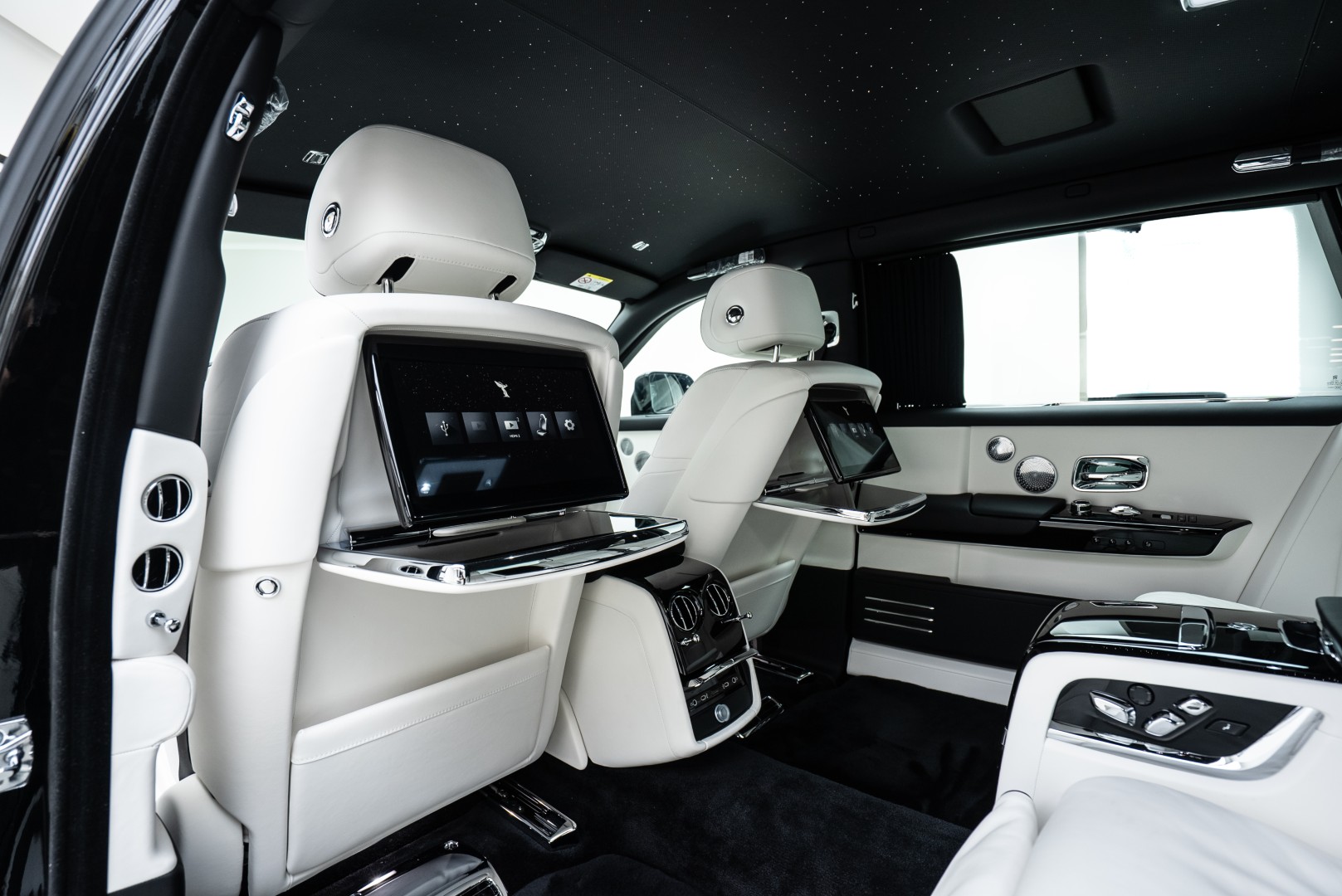 2026 ROLLS ROYCE PHANTOM EWB | GCC | MAIN DEALER WARRANTY SERVICE | VIP REAR SEATS